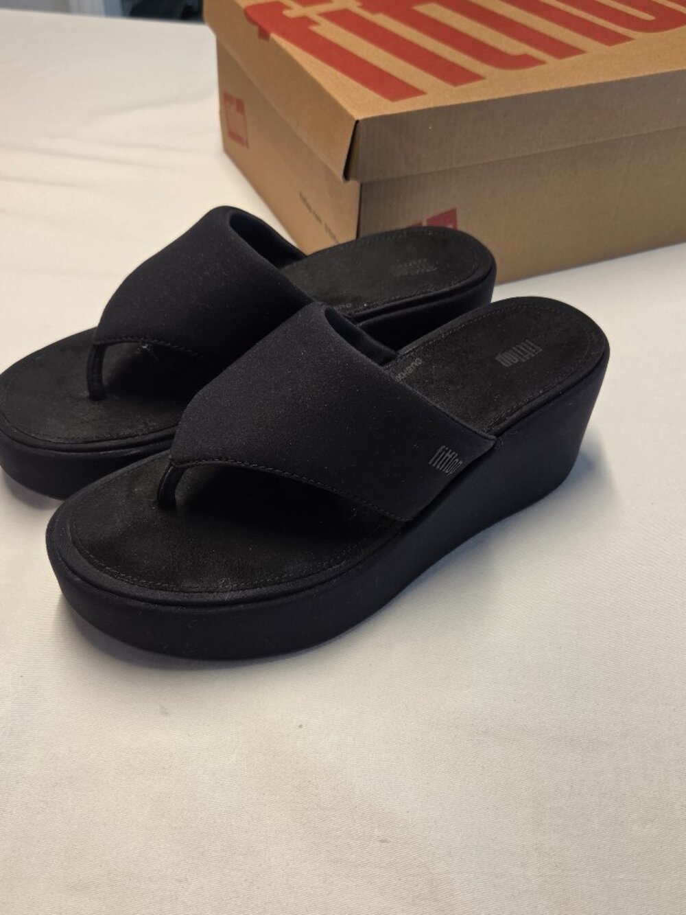 Fit Flop TOE POST PLATFORM Thong- BLACK 7.5 - WORN ONCE!